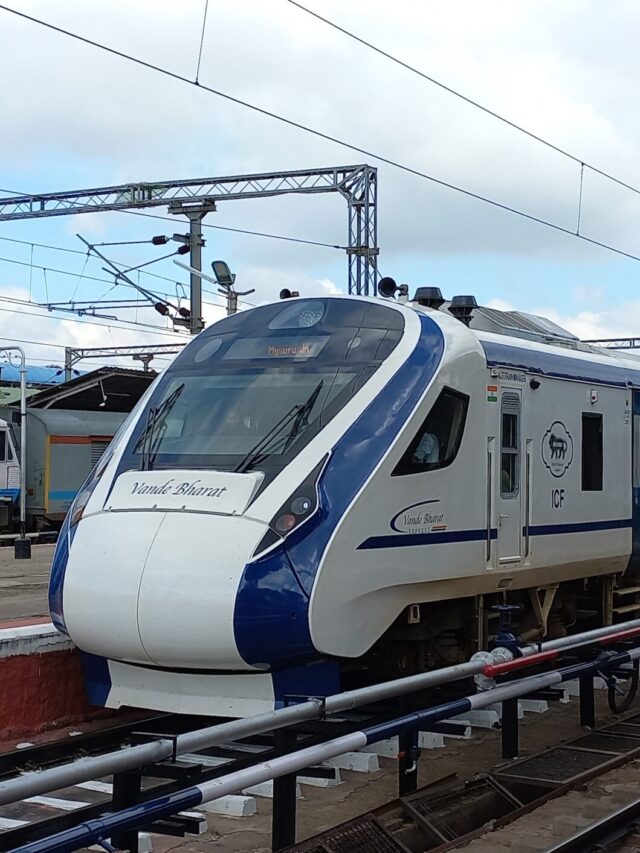 Vande Bharat Express: वन्दे भारत ट्रेन क्यों है खास, जानिए ट्रेन से जुड़ी रोचक बातें